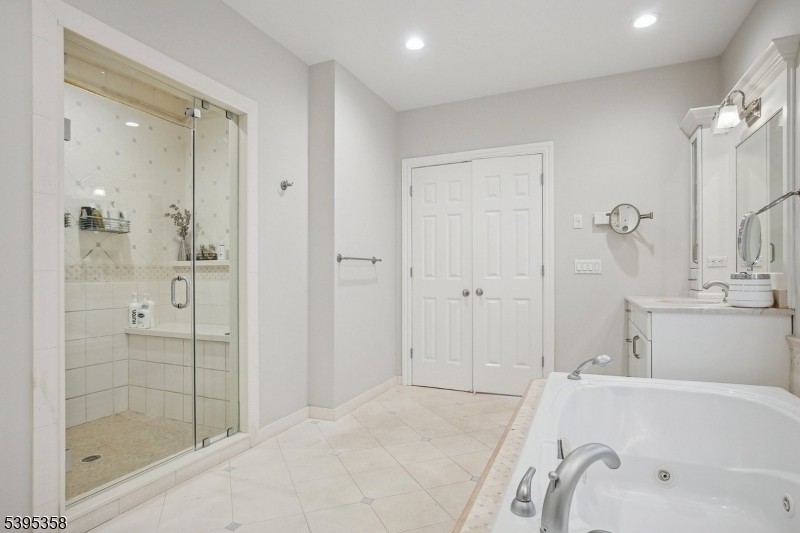 Millburn Twp., New Jersey, 07078, United States, 6 Bedrooms Bedrooms, ,7 BathroomsBathrooms,Residential,For Sale,1991831