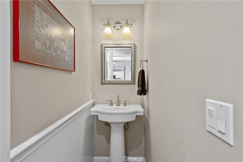 Studio City, California, 91602, United States, 5 Bedrooms Bedrooms, ,4 BathroomsBathrooms,Residential,For Sale,1947106