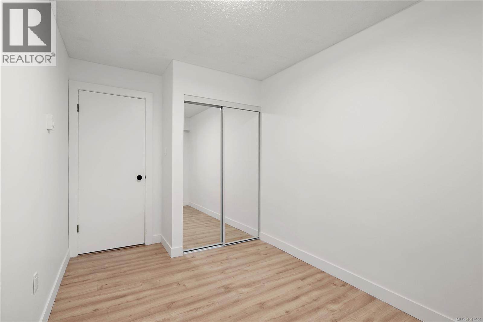 ESQUIMALT, British Columbia, V9A 3N4, CA, 3 Bedrooms Bedrooms, ,1 BathroomBathrooms,Residential,For Sale,1950228