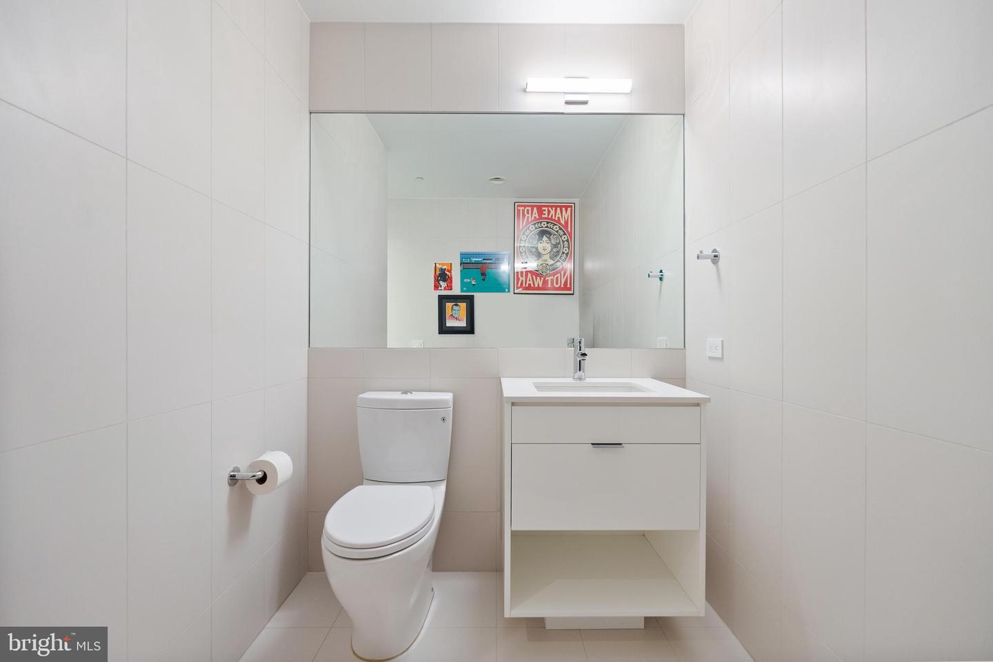 Washington, District of Columbia, 20037, United States, 3 Bedrooms Bedrooms, ,3 BathroomsBathrooms,Residential,For Sale,1961771