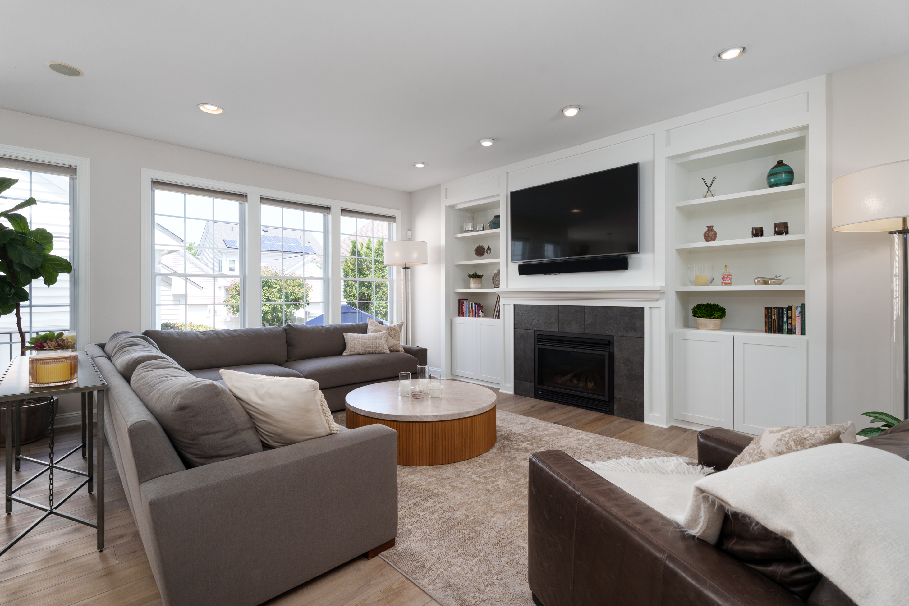  Turn-Key Town Center Home on a Picture-Perfect Lot - 物件實景