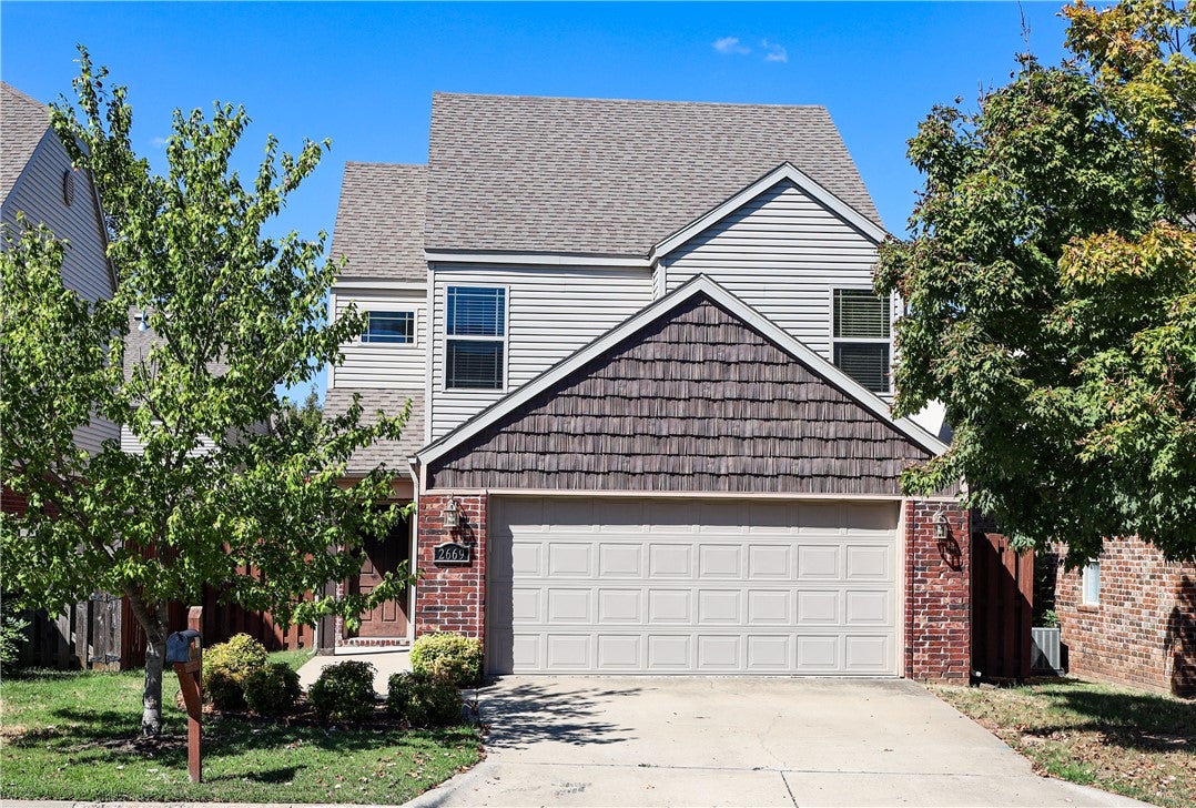 Miranda Ave, Fayetteville, AR 72703