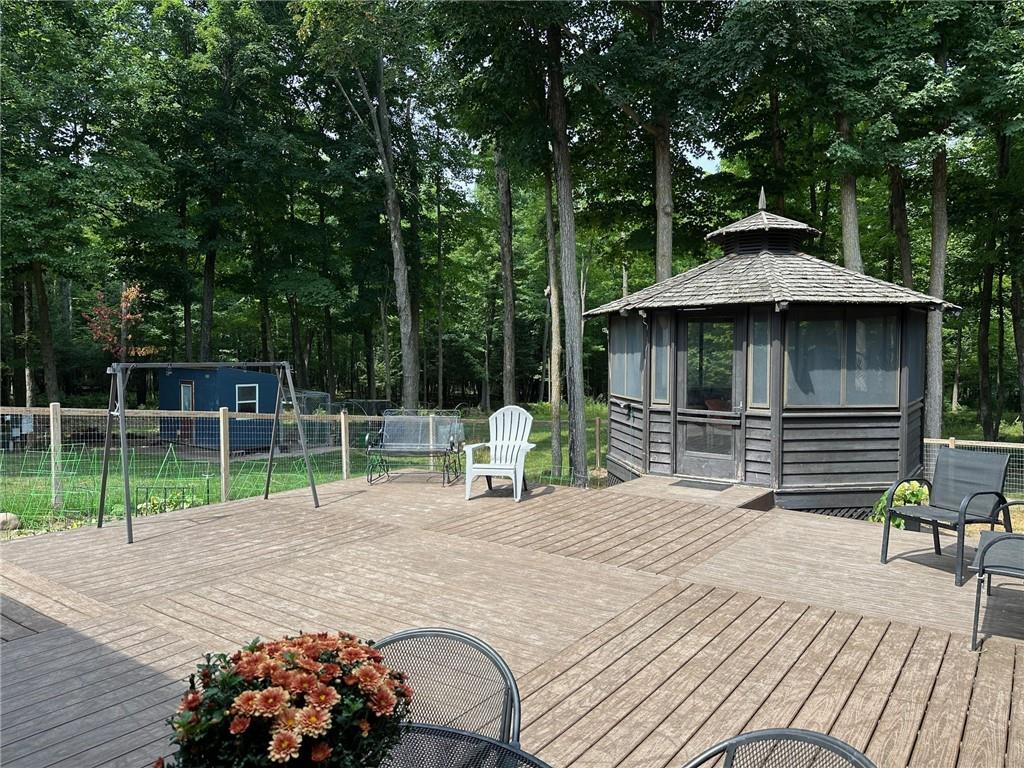 Ashland, Wisconsin, 54806, United States, 6 Bedrooms Bedrooms, ,4 BathroomsBathrooms,Residential,For Sale,1919856