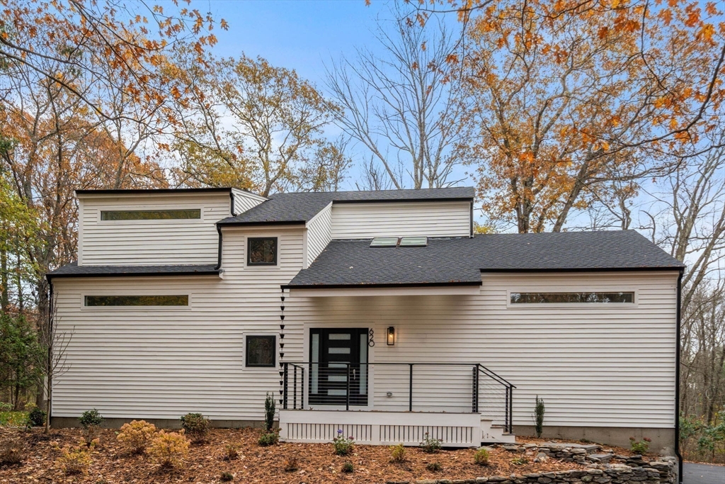 Weston, Massachusetts, 02493, United States, 4 Bedrooms Bedrooms, ,5 BathroomsBathrooms,Residential,For Sale,1989089