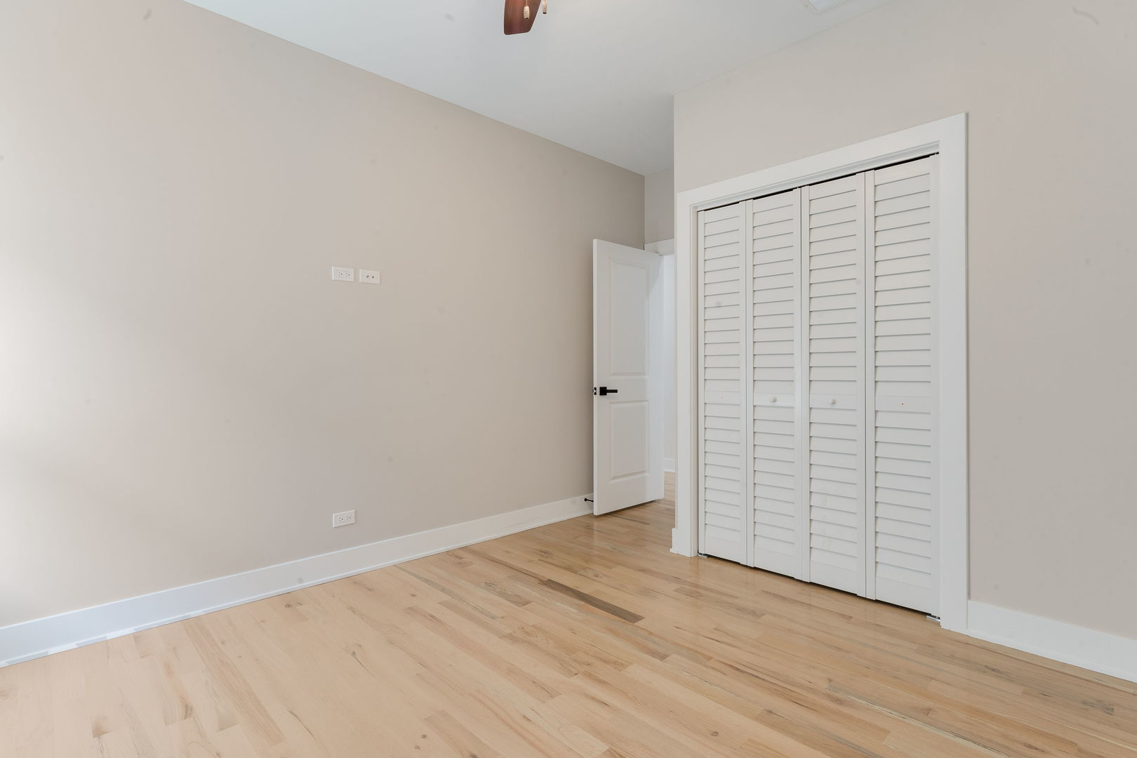 Chicago, Illinois, 60637, United States, 6 Bedrooms Bedrooms, ,Residential,For Sale,1938813