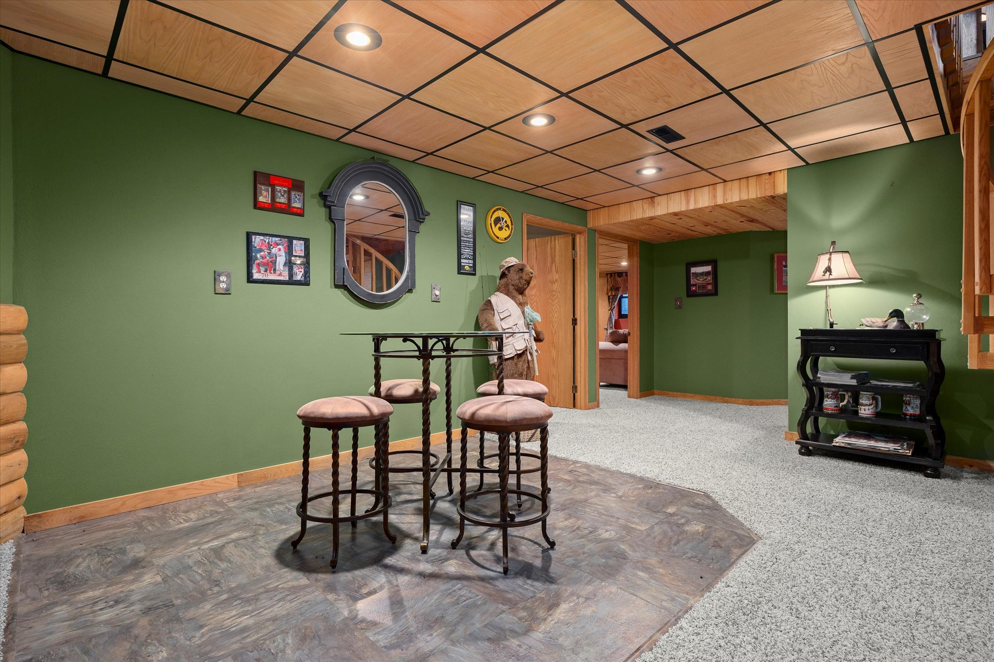 Hillsboro, Illinois, 62049, United States, 4 Bedrooms Bedrooms, ,5 BathroomsBathrooms,Residential,For Sale,1978886