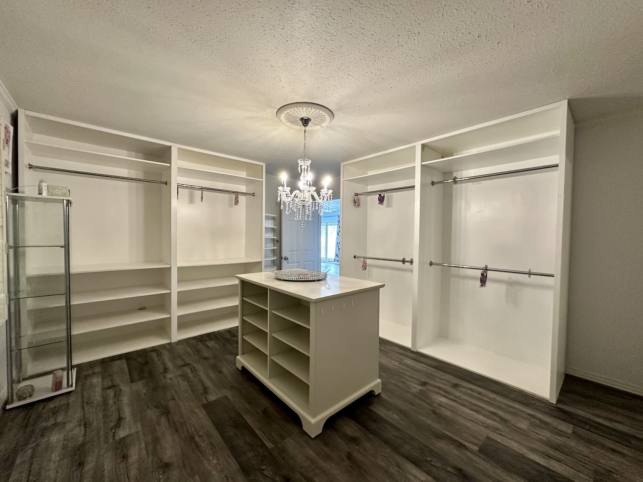 Union City, Tennessee, 38261, United States, 6 Bedrooms Bedrooms, ,5 BathroomsBathrooms,Residential,For Sale,1924324