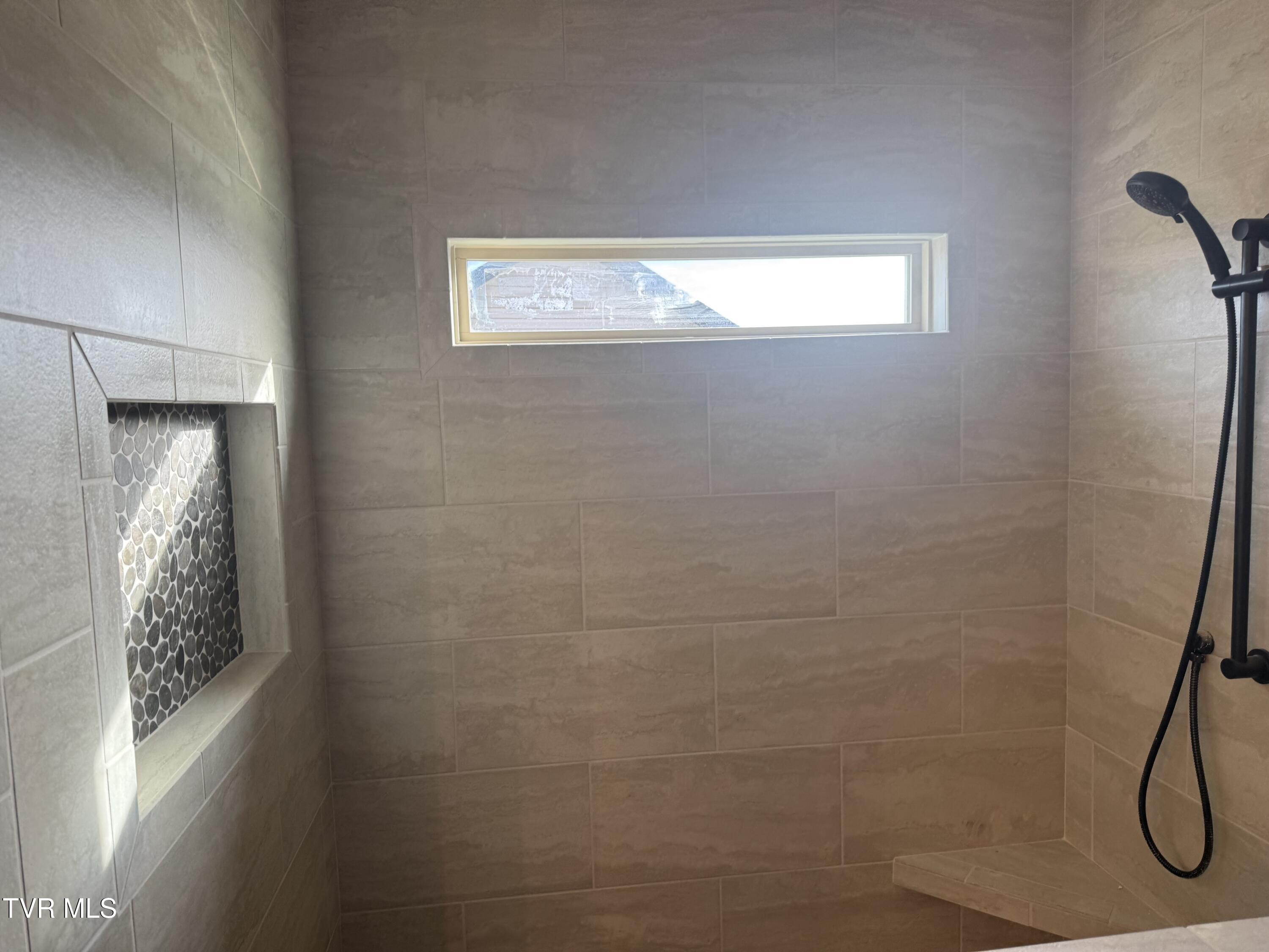 Jonesborough, Tennessee, 37659, United States, 4 Bedrooms Bedrooms, ,3 BathroomsBathrooms,Residential,For Sale,2008783