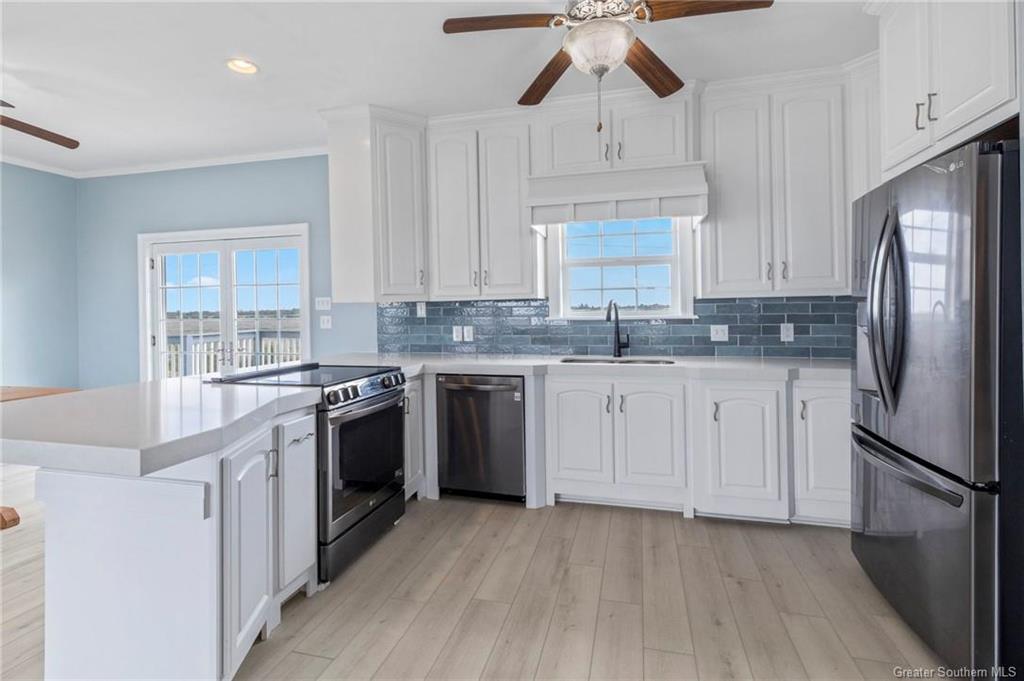 Lake Charles, Louisiana, 70605, United States, 3 Bedrooms Bedrooms, ,4 BathroomsBathrooms,Residential,For Sale,2031142