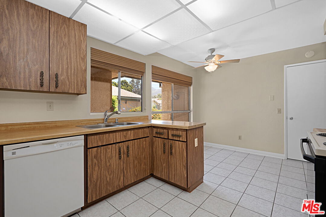 Camarillo, California, 93012, United States, 2 Bedrooms Bedrooms, ,2 BathroomsBathrooms,Residential,For Sale,1877157