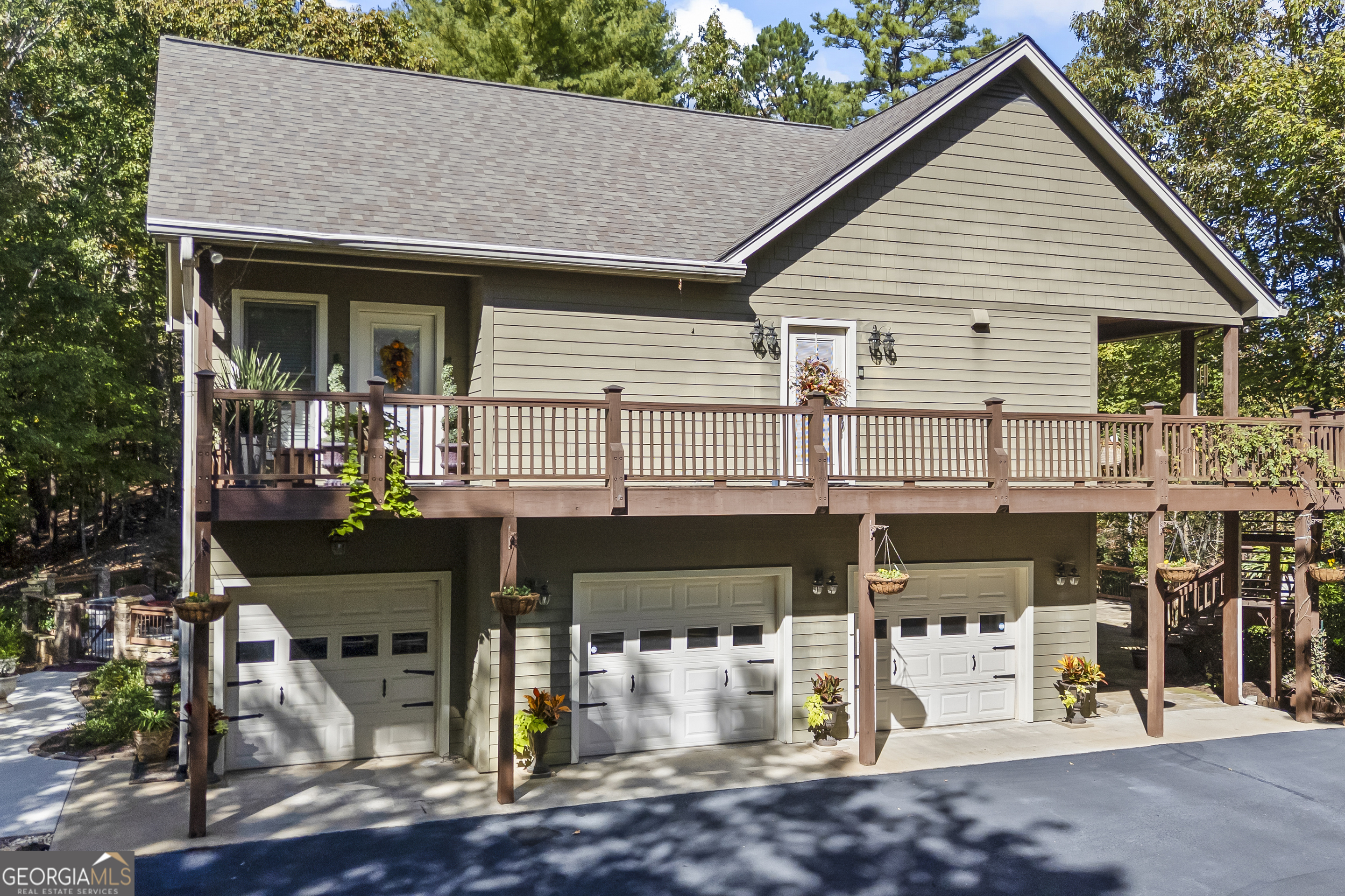 Helen, Georgia, 30545, United States, 3 Bedrooms Bedrooms, ,3 BathroomsBathrooms,Residential,For Sale,1983913