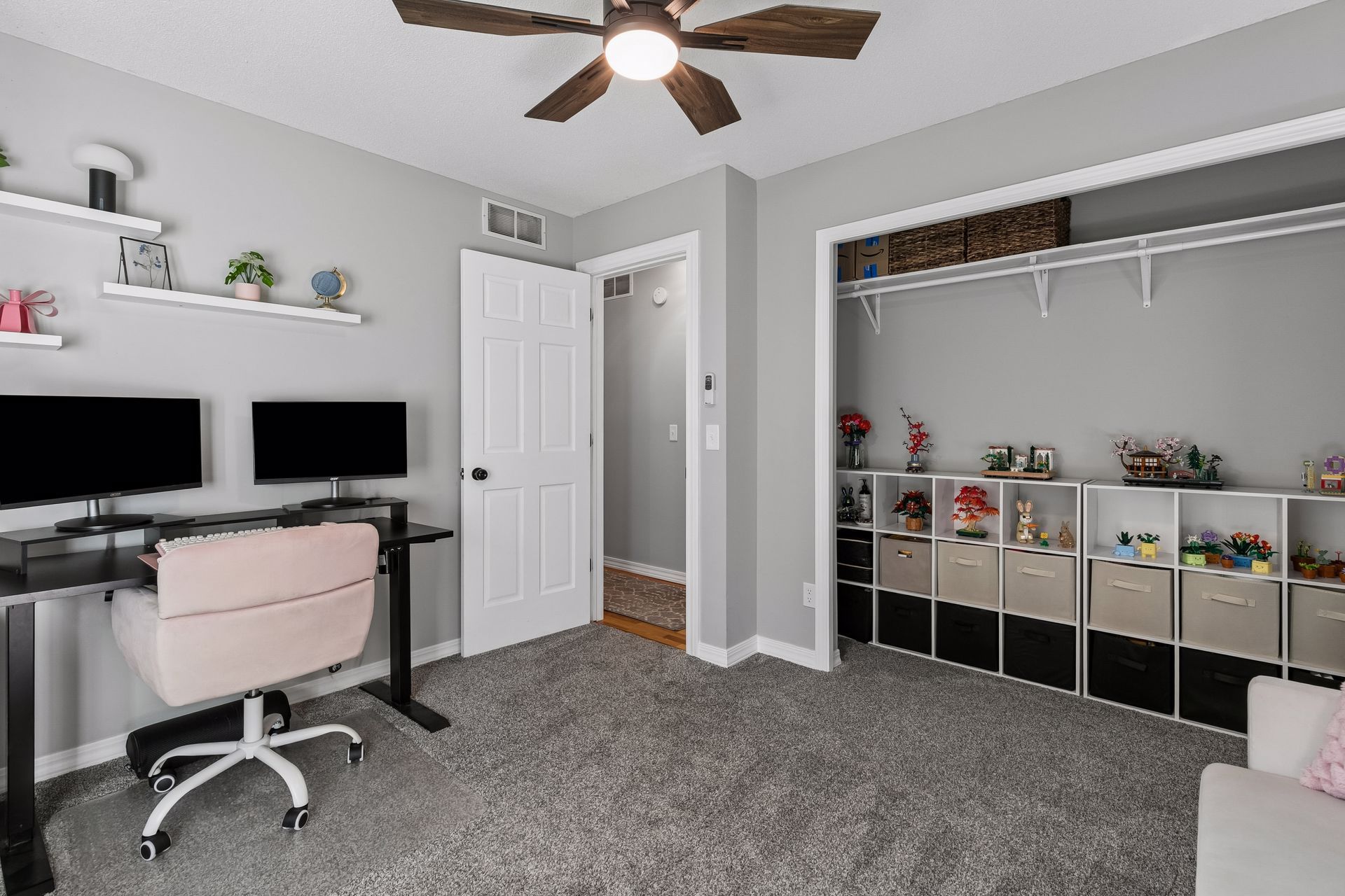  A Light-Filled Home Near Rolling Oaks Park - 物件實景
