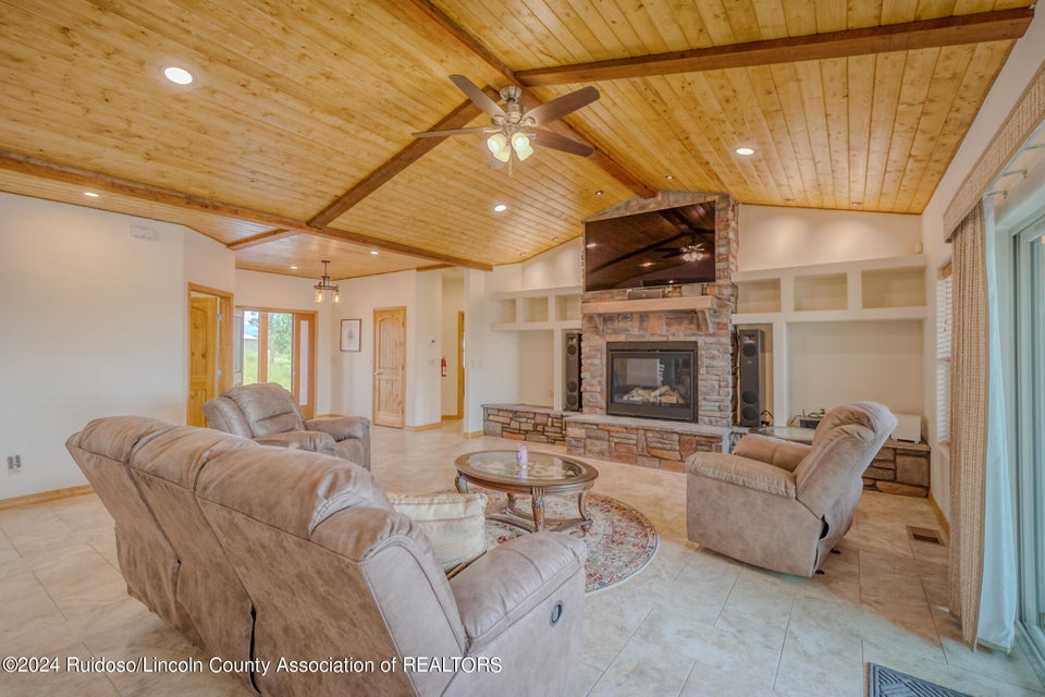 Ruidoso, New Mexico, 88345, United States, 4 Bedrooms Bedrooms, ,4 BathroomsBathrooms,Residential,For Sale,1921687