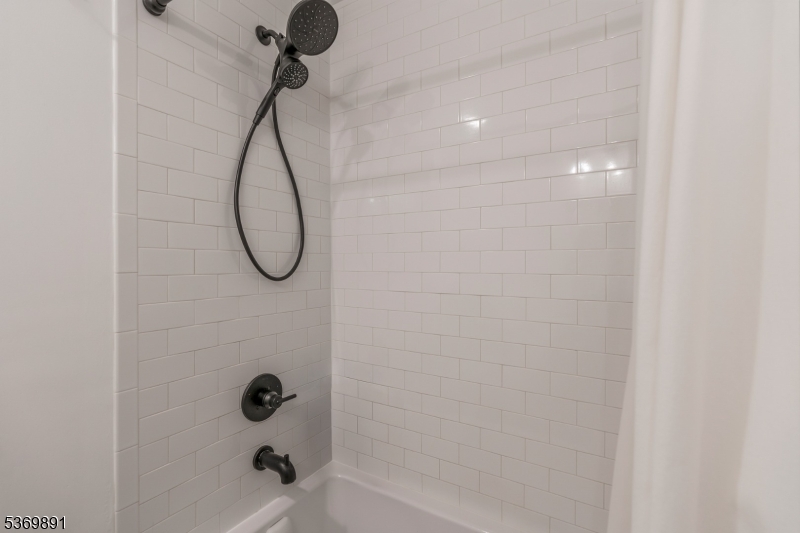 Bethlehem Twp., New Jersey, 08802, United States, 3 Bedrooms Bedrooms, ,2 BathroomsBathrooms,Residential,For Sale,1949584