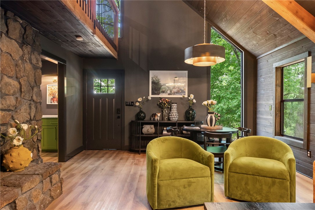 Fayetteville, Arkansas, 72703, United States, 2 Bedrooms Bedrooms, ,3 BathroomsBathrooms,Residential,For Sale,1846597