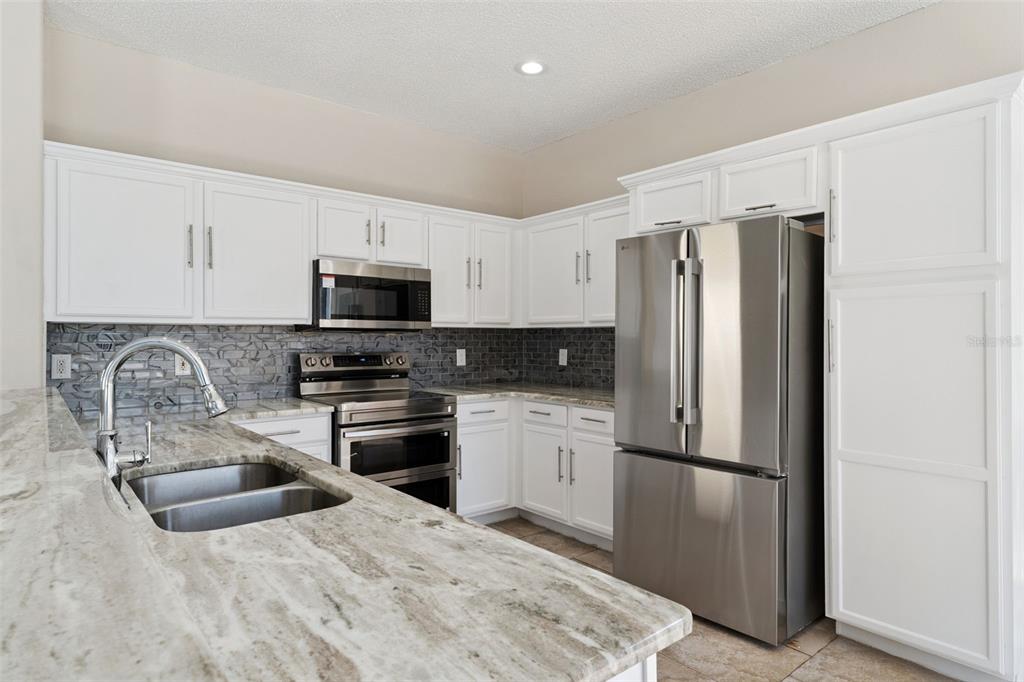 Orlando, Florida, 32824, United States, 4 Bedrooms Bedrooms, ,4 BathroomsBathrooms,Residential,For Sale,1987681