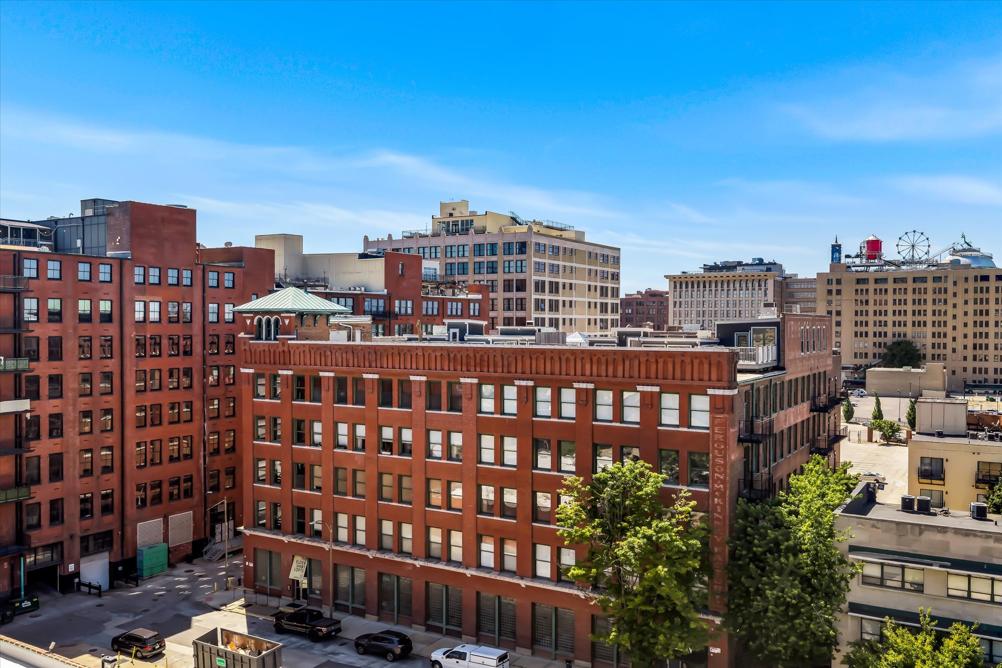  Experience Urban Elegance at Elder Shirt Lofts: A Luxurious Downtown Retreat - 物件實景