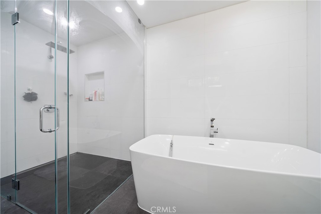 Woodland Hills, California, 91367, United States, 4 Bedrooms Bedrooms, ,2 BathroomsBathrooms,Residential,For Sale,2003177