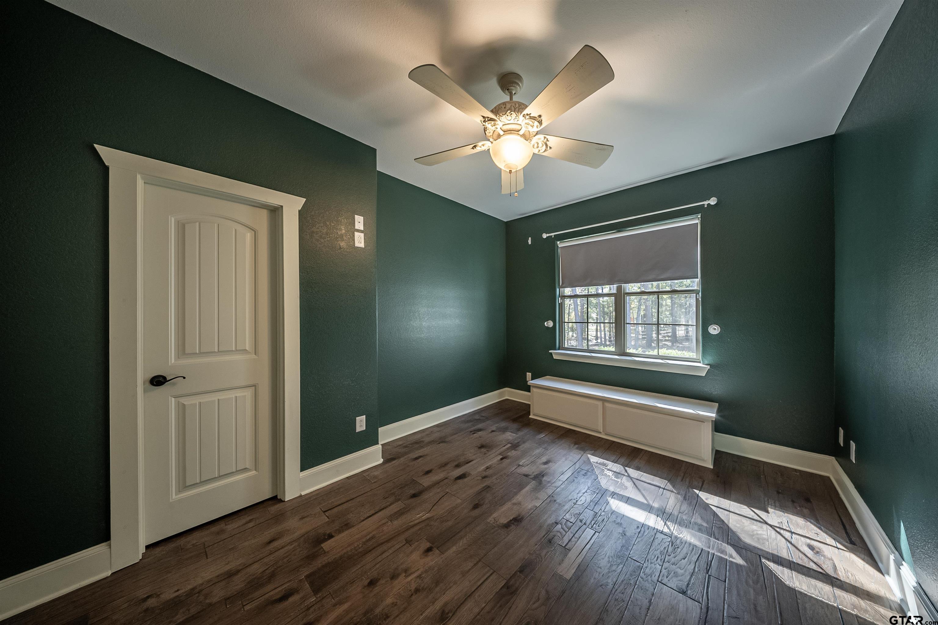 Lindale, Texas, 75771, United States, 4 Bedrooms Bedrooms, ,4 BathroomsBathrooms,Residential,For Sale,1992083