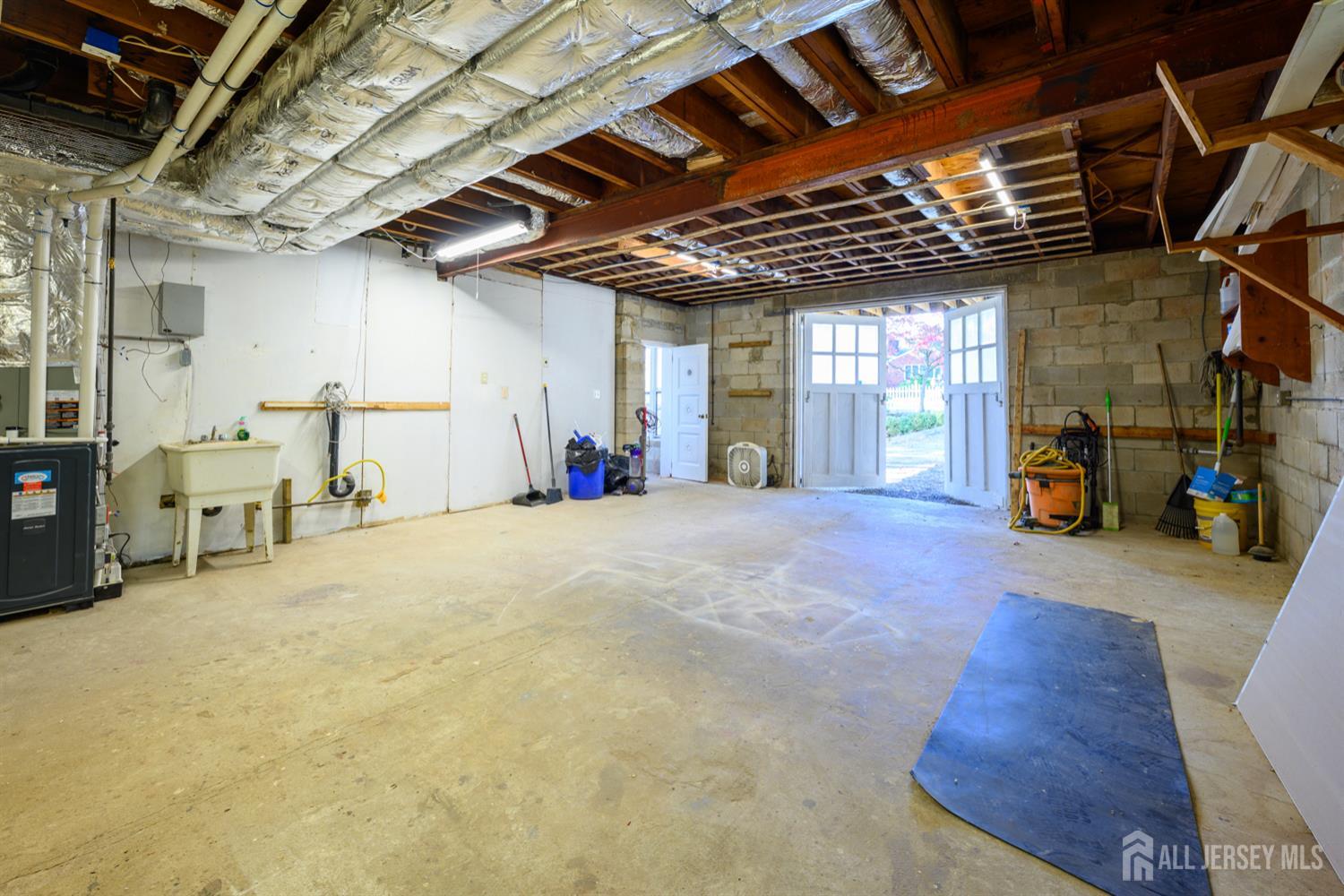 Edison, New Jersey, 08817, United States, 3 Bedrooms Bedrooms, ,2 BathroomsBathrooms,Residential,For Sale,1958154