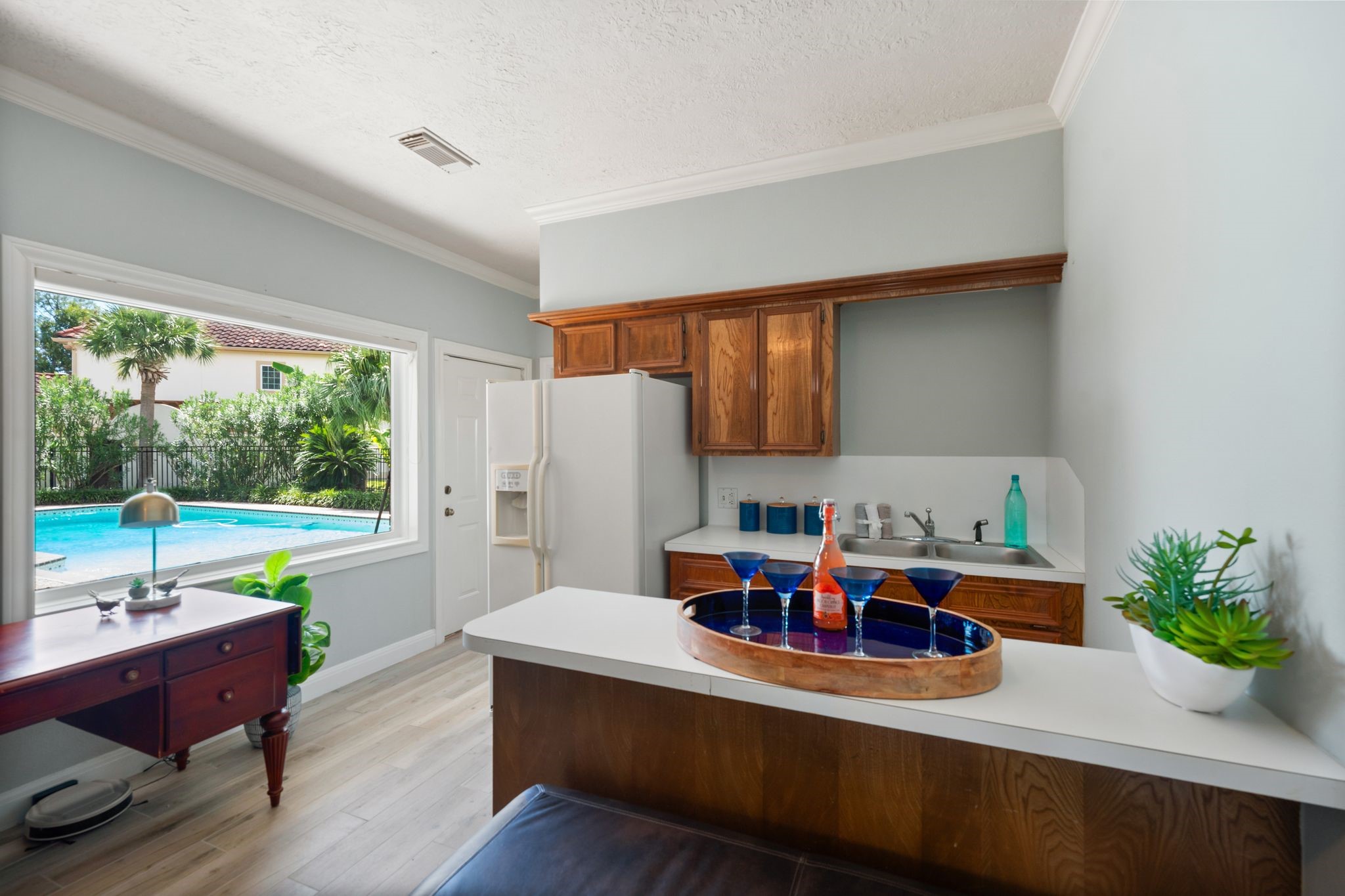  2207 Twin Oaks Boulevard - 物件實景