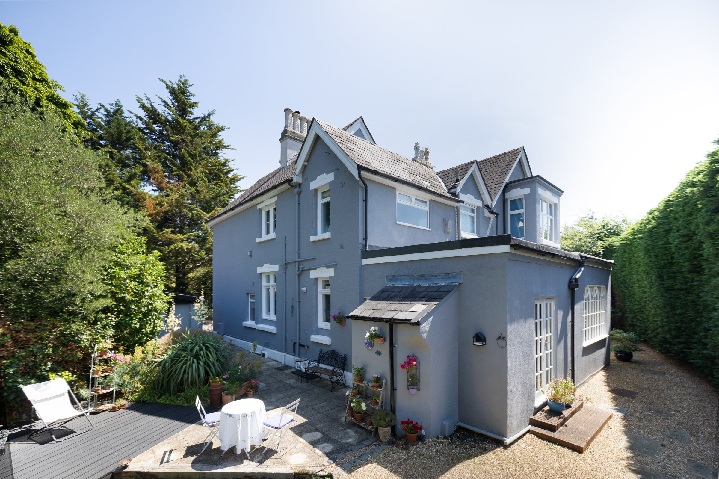  A Detached Victorian House on a Generous Plot in Teddington - 物件實景