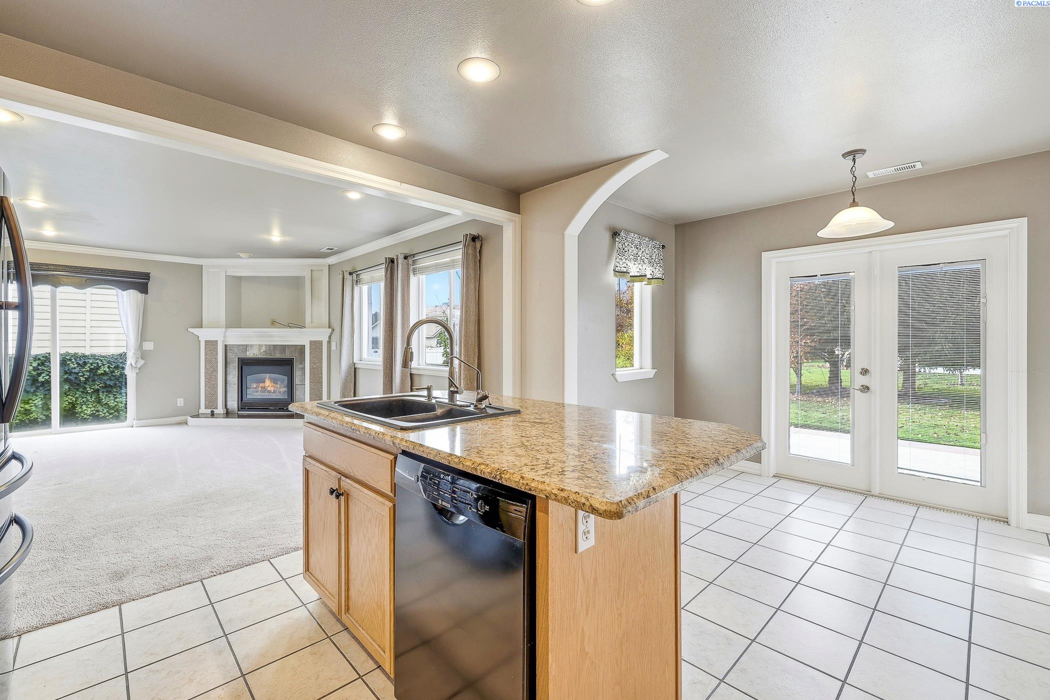 Pasco, Washington, 99301, United States, 3 Bedrooms Bedrooms, ,3 BathroomsBathrooms,Residential,For Sale,1998490