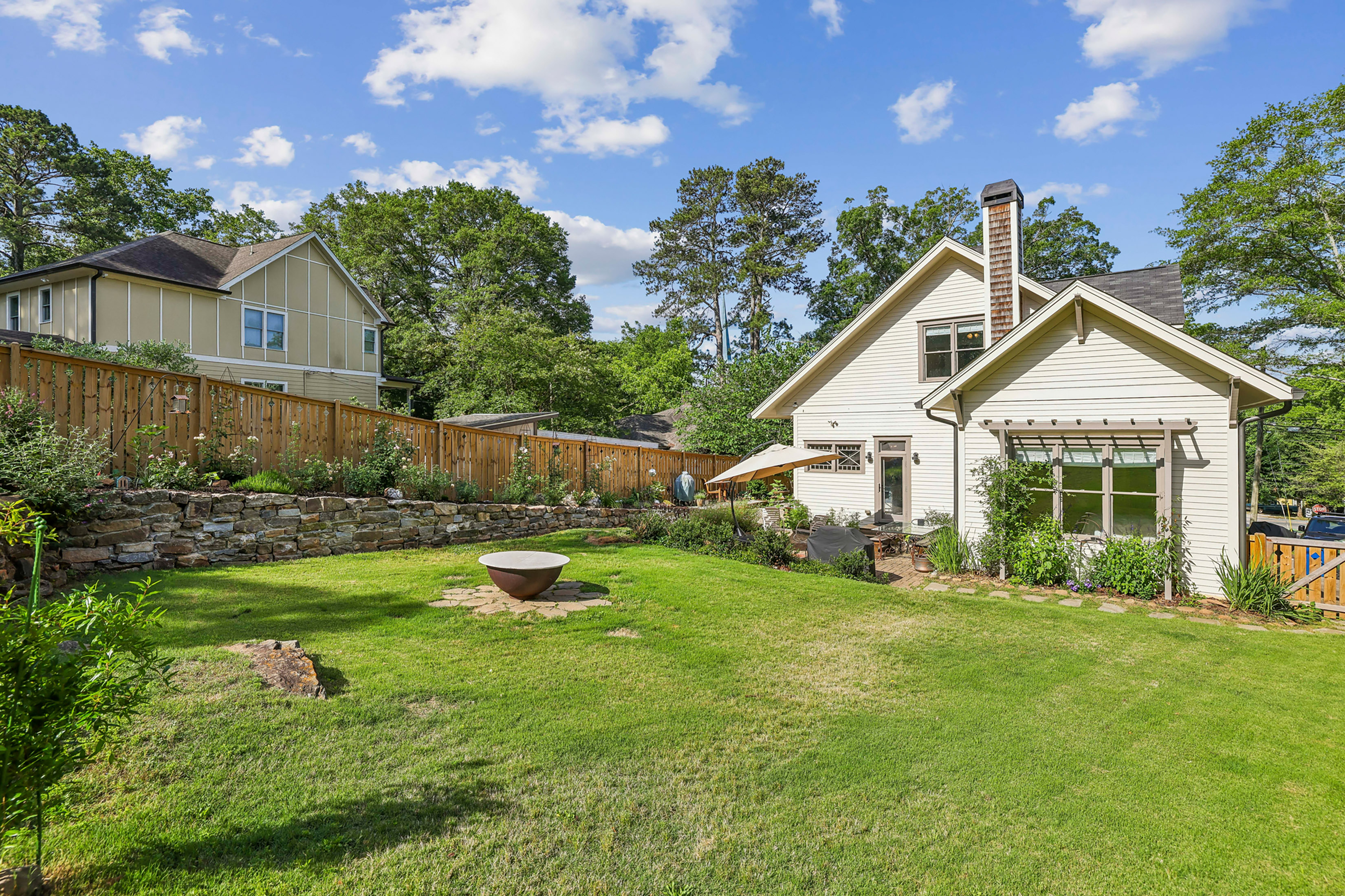  Renovated Bungalow Blends Historic Atlanta Character with Modern Luxury - 物件實景