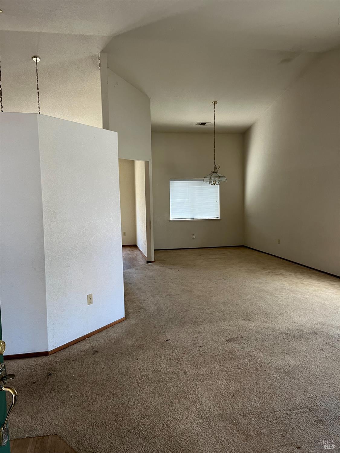 Vacaville, California, 95687, United States, 3 Bedrooms Bedrooms, ,2 BathroomsBathrooms,Residential,For Sale,1909138