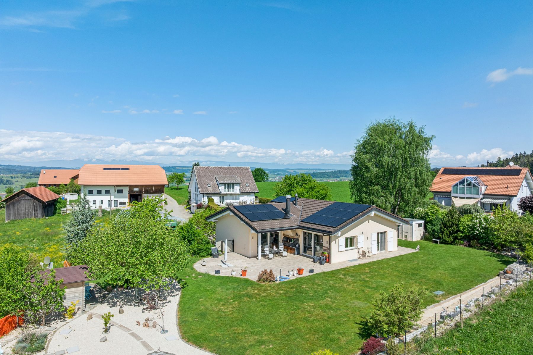  Contemporary luxury villa with large garden and unobstructed view - 物件實景