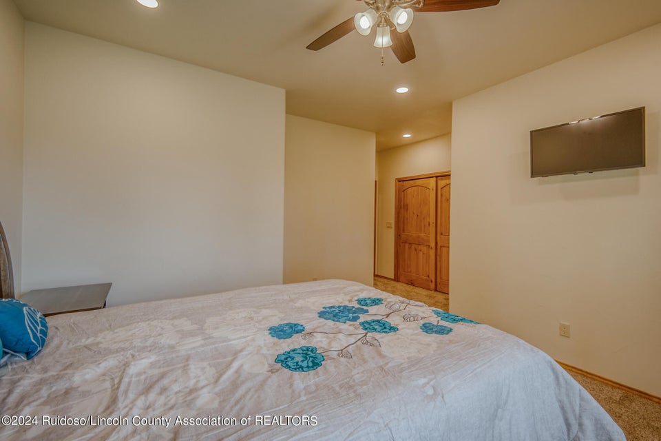 Ruidoso, New Mexico, 88345, United States, 4 Bedrooms Bedrooms, ,4 BathroomsBathrooms,Residential,For Sale,1921687