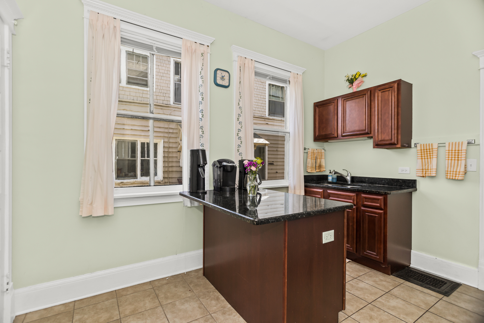 Evanston, Illinois, 60202, United States, 4 Bedrooms Bedrooms, ,1 BathroomBathrooms,Residential,For Sale,1903788