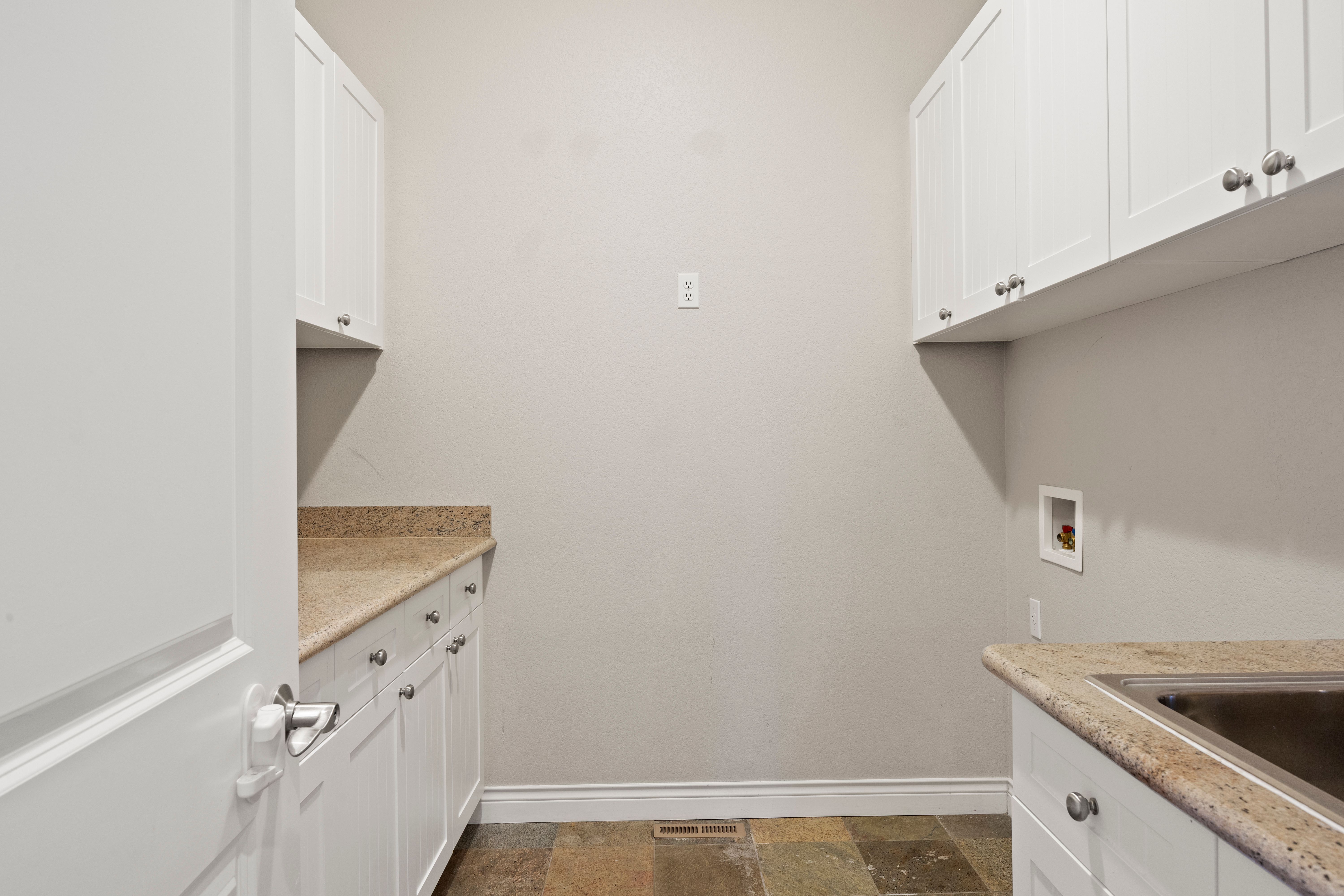  Ideal Blend of Space, Setting and Livability - 物件實景