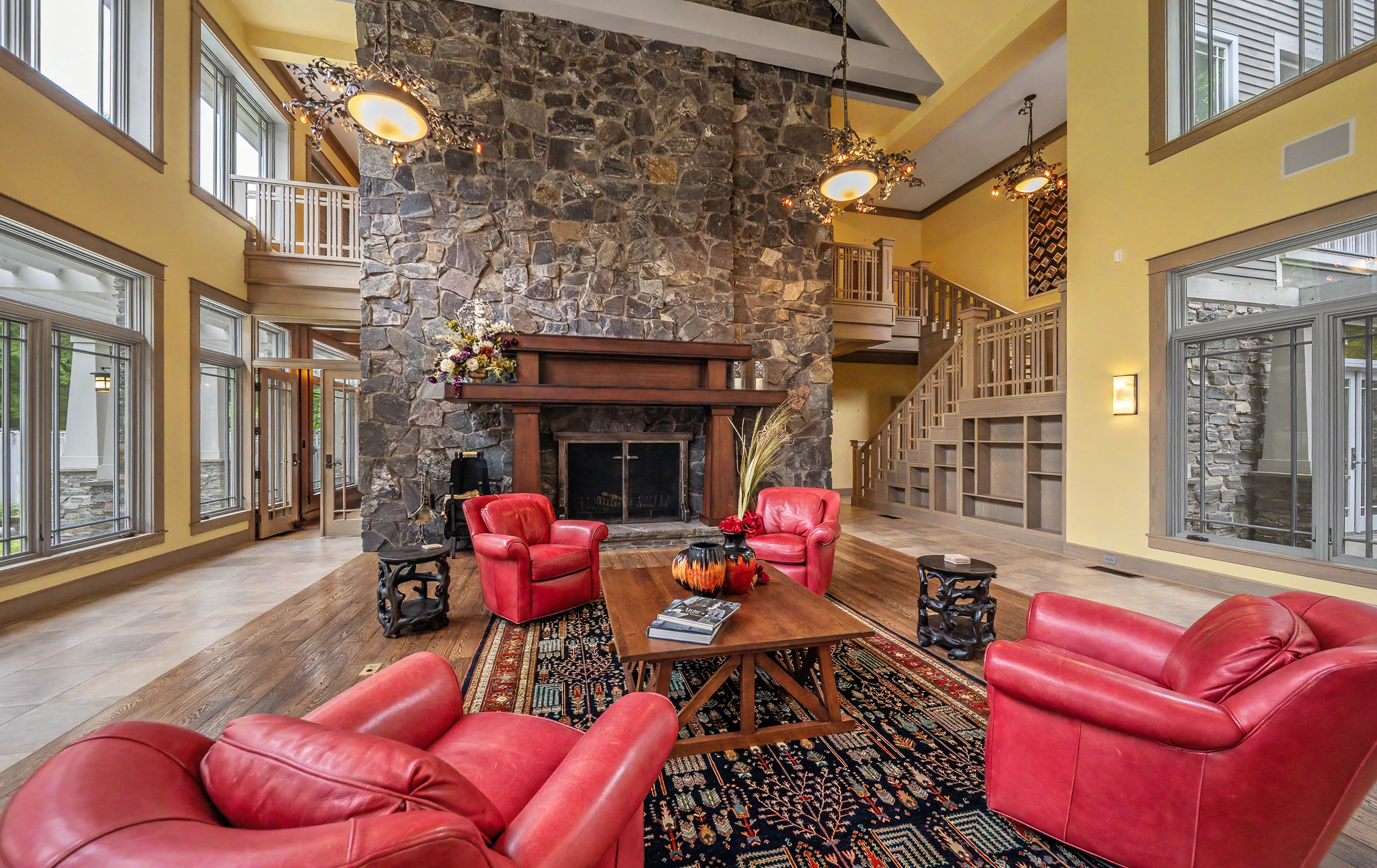  Stunning Prairie-Inspired Estate on 16 Acres of Scenic Woodlands - 物件實景