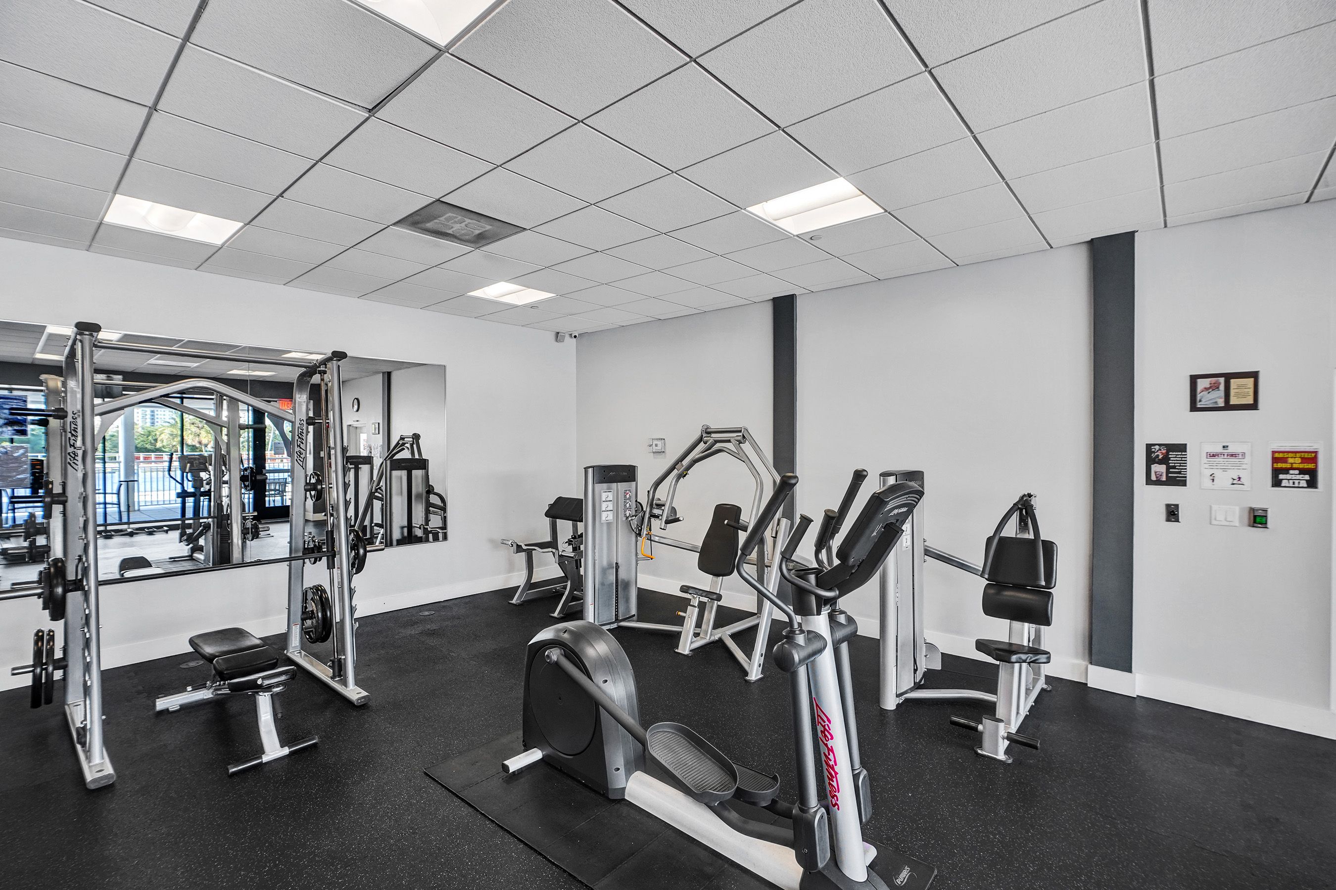  3625 N Country Club Dr, Aventura, FL, 33180 - 物件實景
