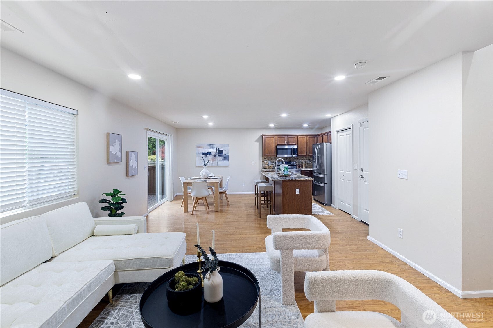 Kent, Washington, 98042, United States, 4 Bedrooms Bedrooms, ,3 BathroomsBathrooms,Residential,For Sale,1987043