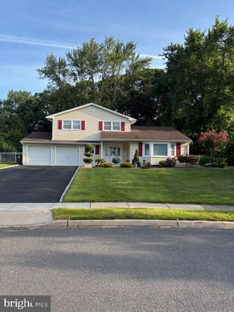 Tuscarora Cir, Old Bridge, NJ 08857