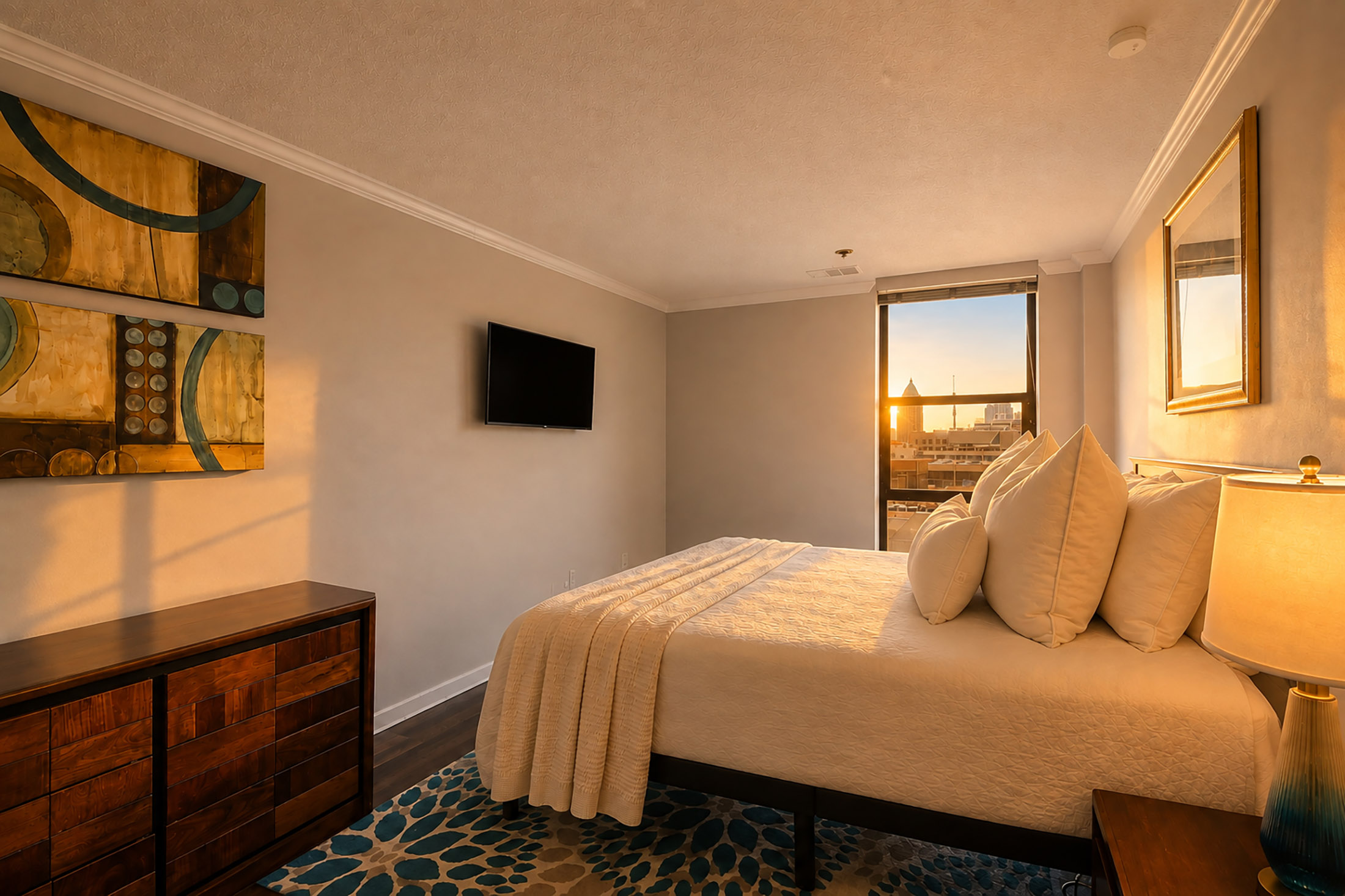  Top Floor Living, Sweeping City Views and Midtown at Your Doorstep - 物件實景