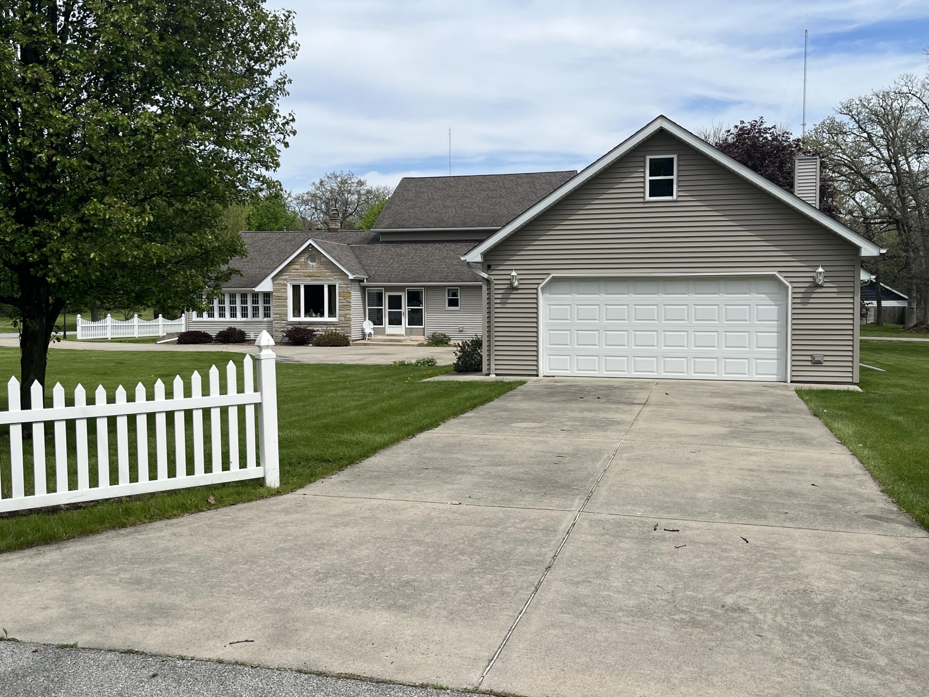 Crown Point, Indiana, 46307, United States, 3 Bedrooms Bedrooms, ,3 BathroomsBathrooms,Residential,For Sale,2040656