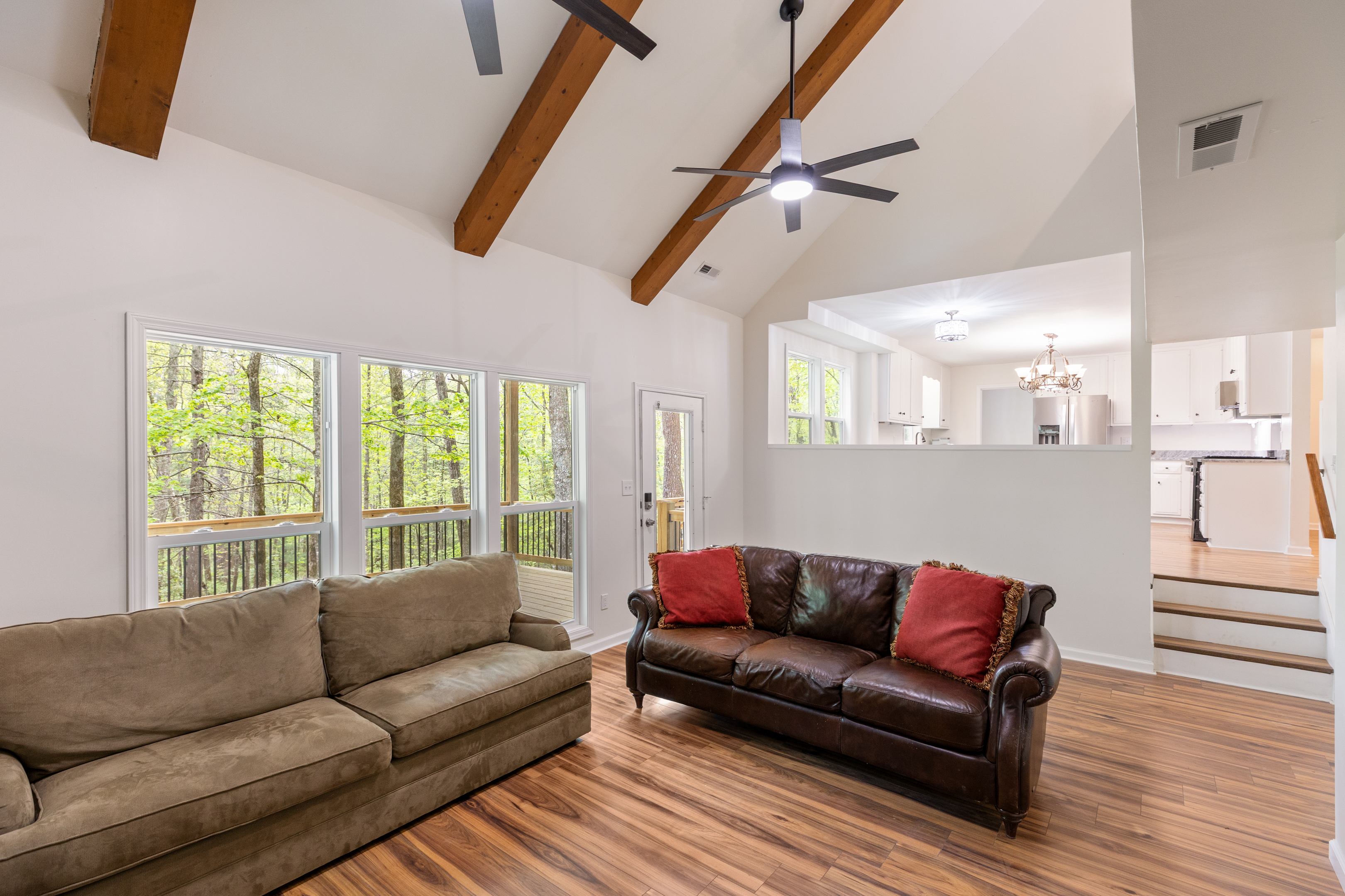  2129 Black Oak Drive - 物件實景