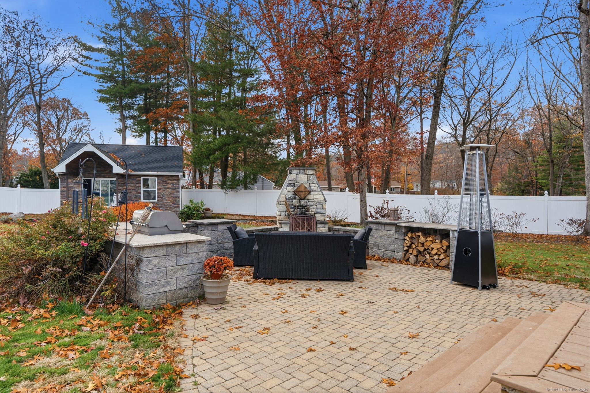 Southington, Connecticut, 06489, United States, 4 Bedrooms Bedrooms, ,3 BathroomsBathrooms,Residential,For Sale,2001900