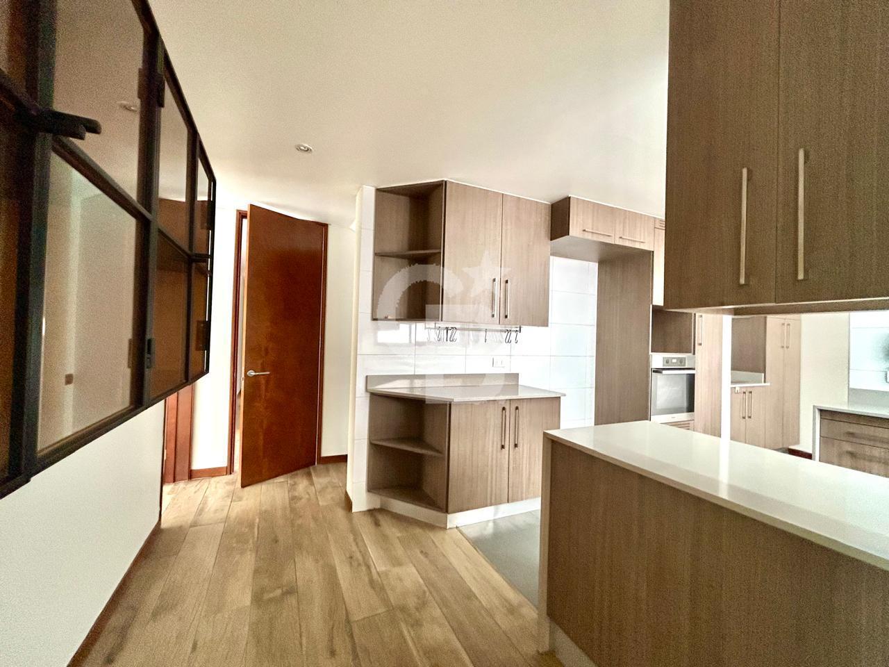 Lo Barnechea, Chile, 6 Bedrooms Bedrooms, ,5 BathroomsBathrooms,Residential,For Sale,1971656