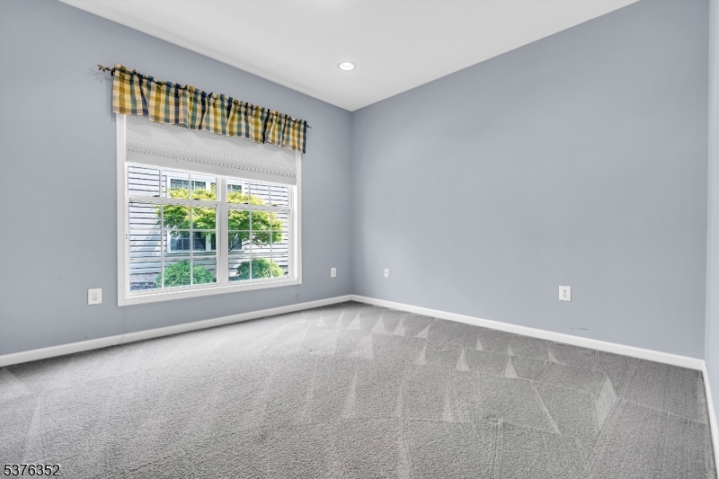 Franklin Twp., New Jersey, 08873, United States, 2 Bedrooms Bedrooms, ,2 BathroomsBathrooms,Residential,For Sale,1911173