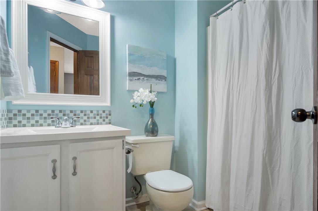 Williamsburg, Virginia, 23185, United States, 4 Bedrooms Bedrooms, ,3 BathroomsBathrooms,Residential,For Sale,1901513