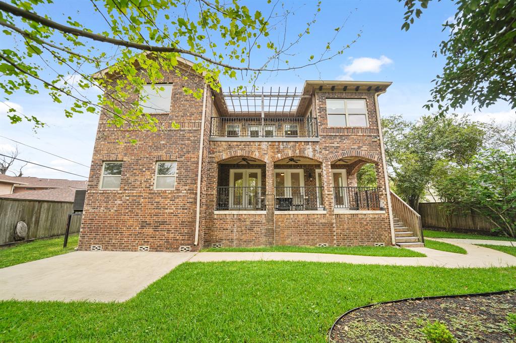 Houston, Texas, 77096, United States, 4 Bedrooms Bedrooms, ,6 BathroomsBathrooms,Residential,For Sale,1827201