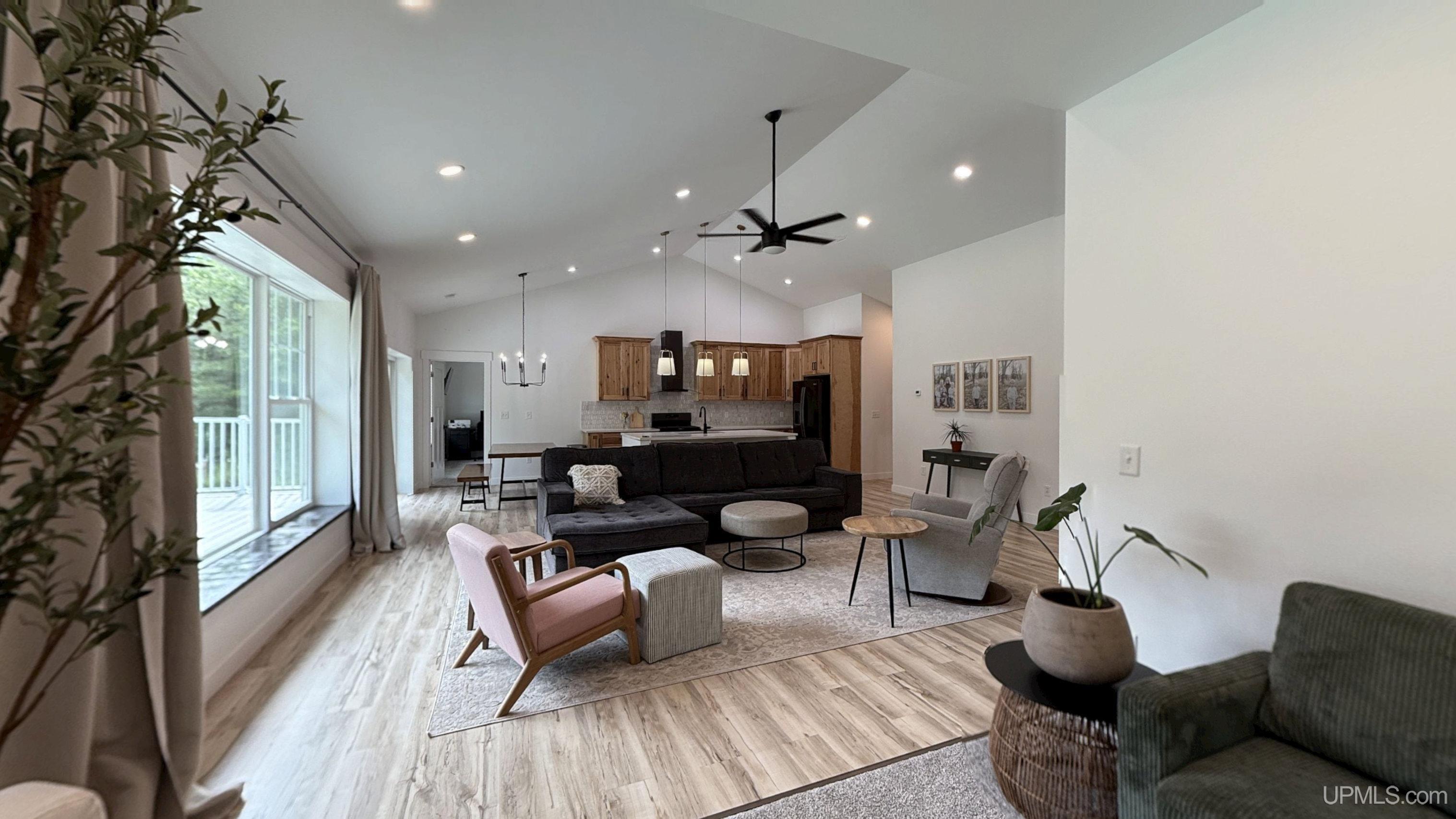 Hancock, Michigan, 49930, United States, 3 Bedrooms Bedrooms, ,3 BathroomsBathrooms,Residential,For Sale,1901071