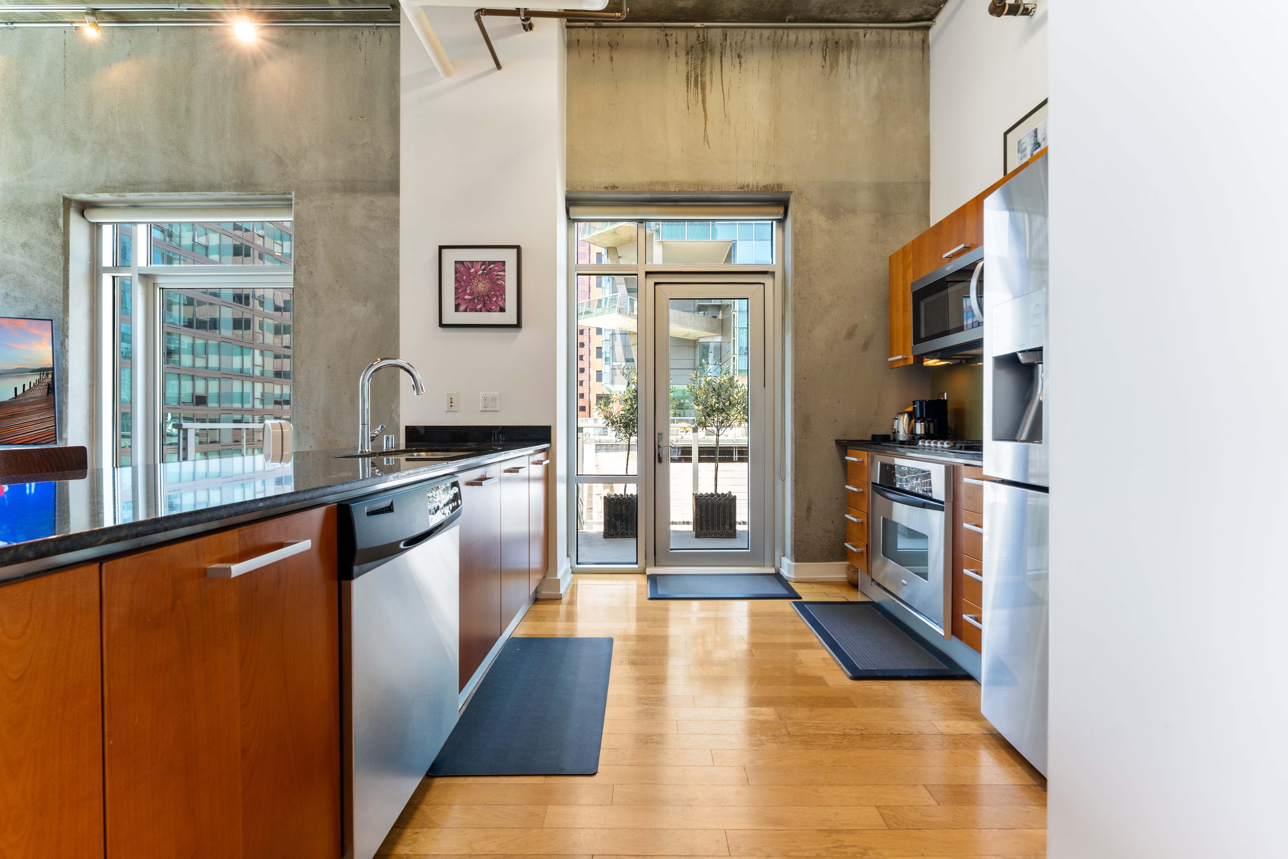 Los Angeles, California, 90015, United States, 2 Bedrooms Bedrooms, ,2 BathroomsBathrooms,Residential,For Sale,1879277