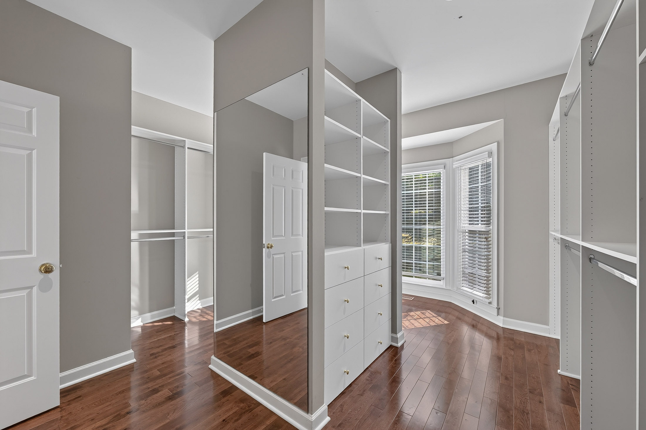  Custom-Built Home in The Grove at Highland Pointe - 物件實景