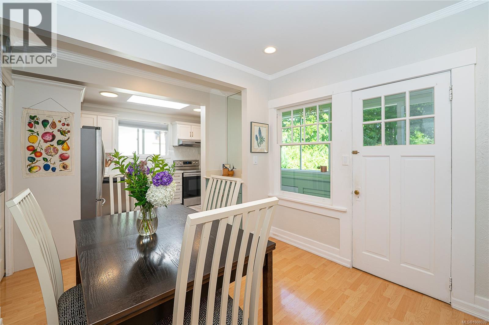 SAANICH, British Columbia, V8Z 3T7, CA, 2 Bedrooms Bedrooms, ,2 BathroomsBathrooms,Residential,For Sale,1948861