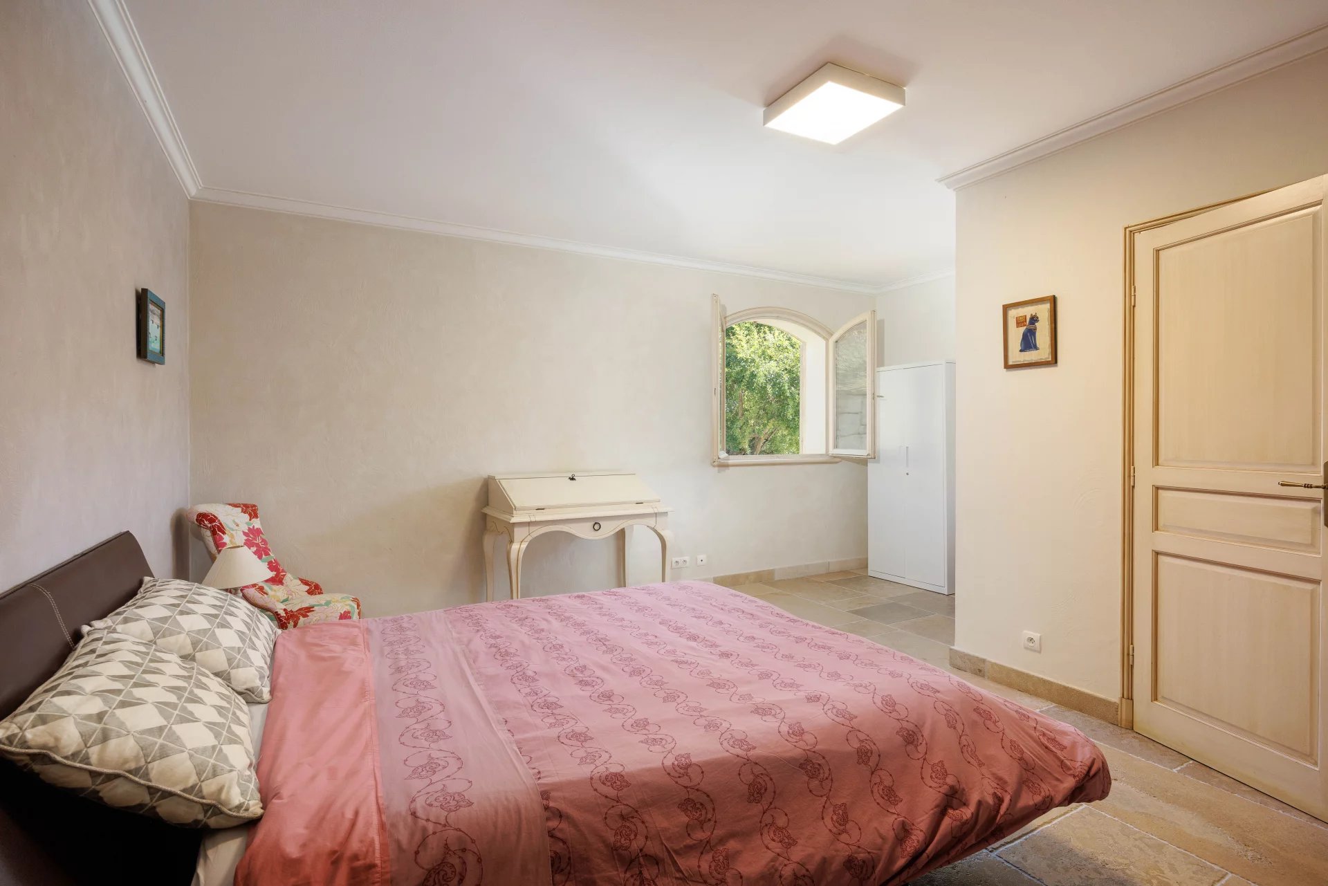 Saint-Paul-de-Vence, Provence-Alpes-Côte d’Azur, 06570, FR, 5 Bedrooms Bedrooms, ,Residential,For Sale,1916847